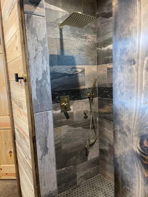 The Big Tex Luxury Cabin Is Epic Broken Bow Eksteriør billede