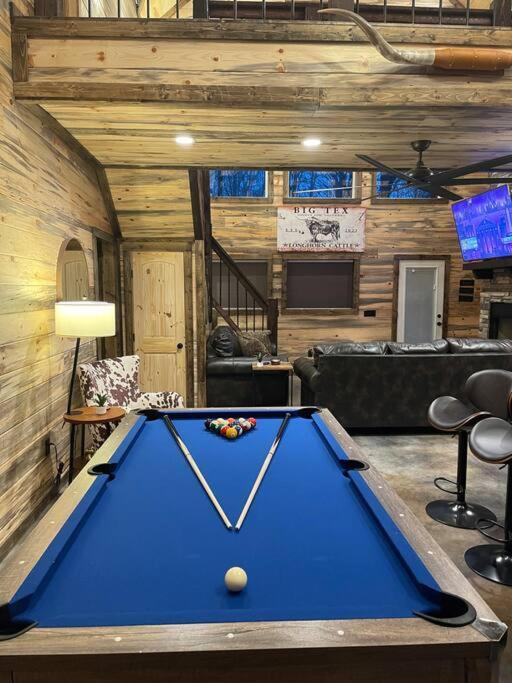 The Big Tex Luxury Cabin Is Epic Broken Bow Eksteriør billede
