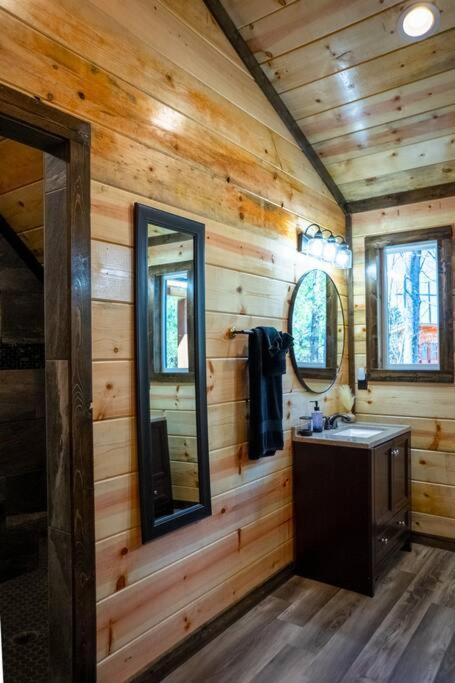 The Big Tex Luxury Cabin Is Epic Broken Bow Eksteriør billede