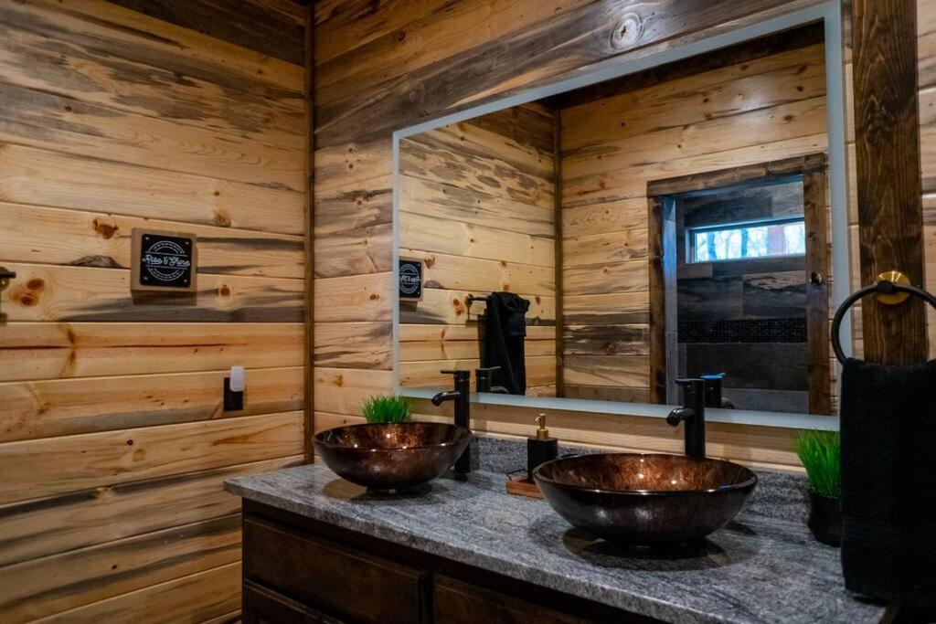 The Big Tex Luxury Cabin Is Epic Broken Bow Eksteriør billede