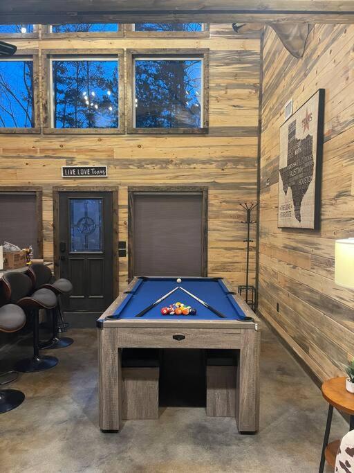 The Big Tex Luxury Cabin Is Epic Broken Bow Eksteriør billede