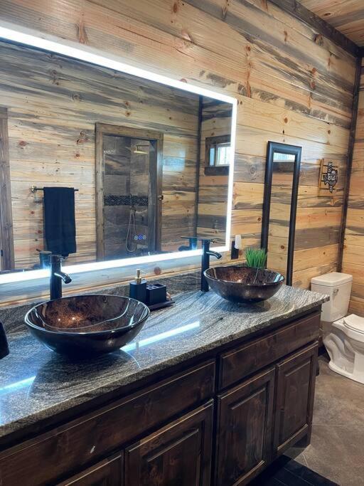 The Big Tex Luxury Cabin Is Epic Broken Bow Eksteriør billede