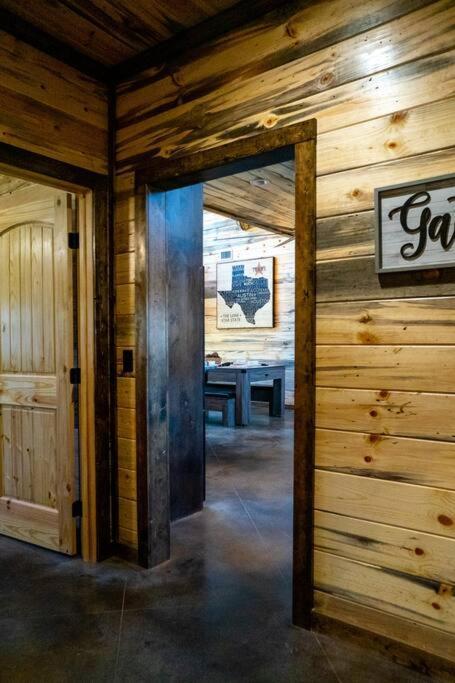 The Big Tex Luxury Cabin Is Epic Broken Bow Eksteriør billede