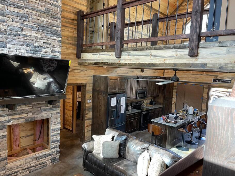 The Big Tex Luxury Cabin Is Epic Broken Bow Eksteriør billede