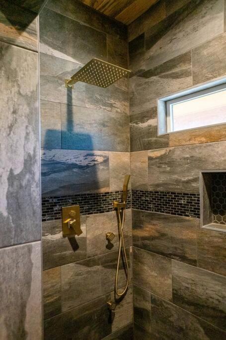 The Big Tex Luxury Cabin Is Epic Broken Bow Eksteriør billede