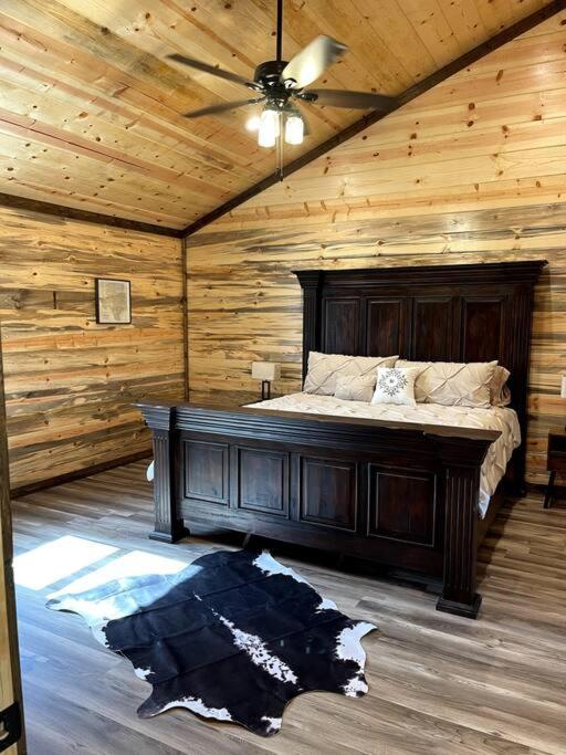 The Big Tex Luxury Cabin Is Epic Broken Bow Eksteriør billede
