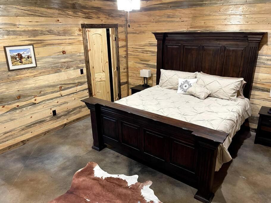 The Big Tex Luxury Cabin Is Epic Broken Bow Eksteriør billede